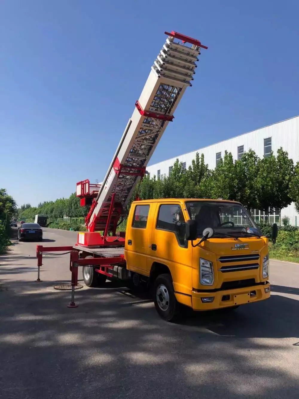 道孚附近的云梯车出租服务：轻松解决高空作业需求