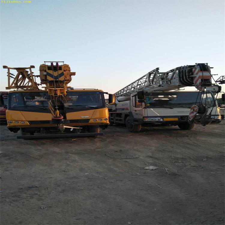 道孚吊车吊挖机正确办法